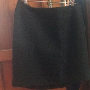 Black loft skirt